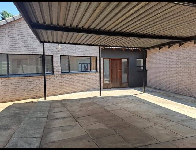 5 BEDROOM HOUSE FOR SALE IN MURRAYFIELD